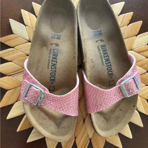 Birkenstock Pink Women's Sandals sz 38 excellent used condition - Picture 2 of 8